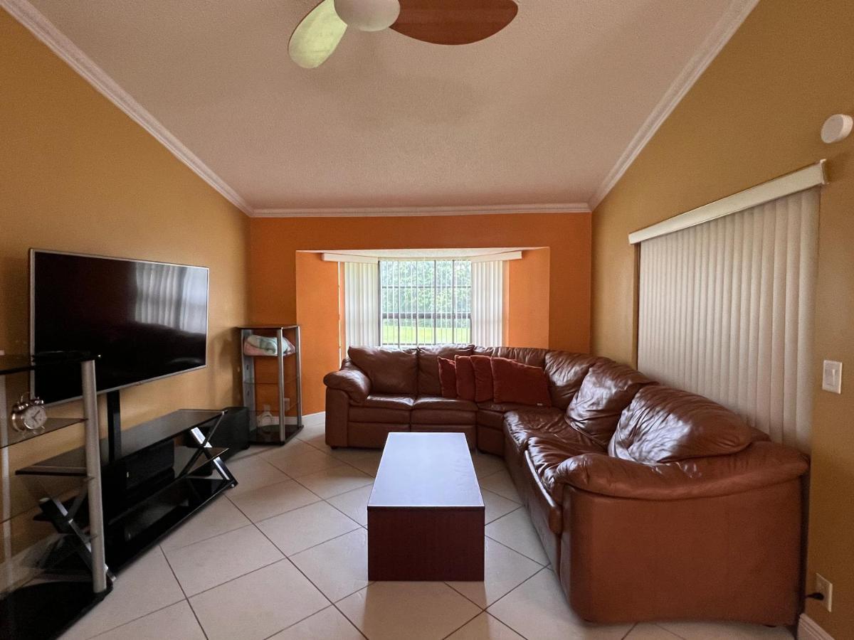 Entire Single Family Home 3 Bed 2 Bath In Water Front Big Cozy Back Yard View Coconut Dış mekan fotoğraf